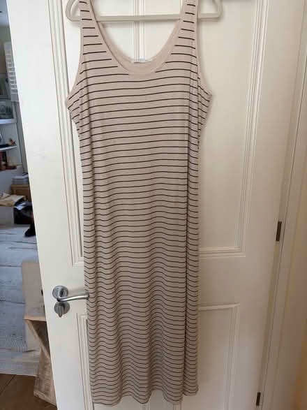 Photo of free Bundle of summer clothes roughly size 18-22. (Mortlake SW13) #4