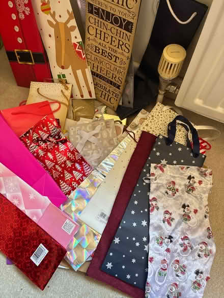 Photo of free About 30 bottle gift bags (Crowborough Warren TN6) #2
