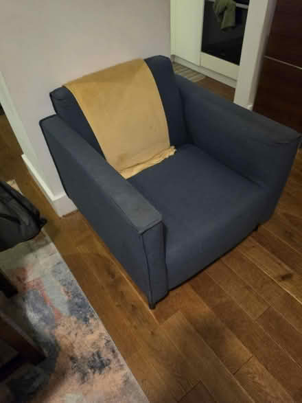 Photo of free Single seater sofa (Twickenham) #3