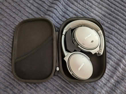 Photo of free Bose used headphones-has issue (NRG stadium) #1