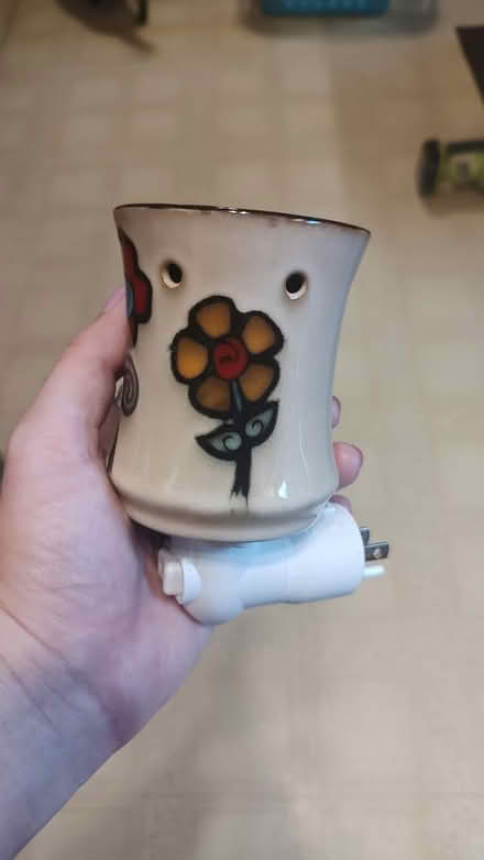 Photo of free Scentsy Warmer (Knoxville/Brunswick (21758)) #2