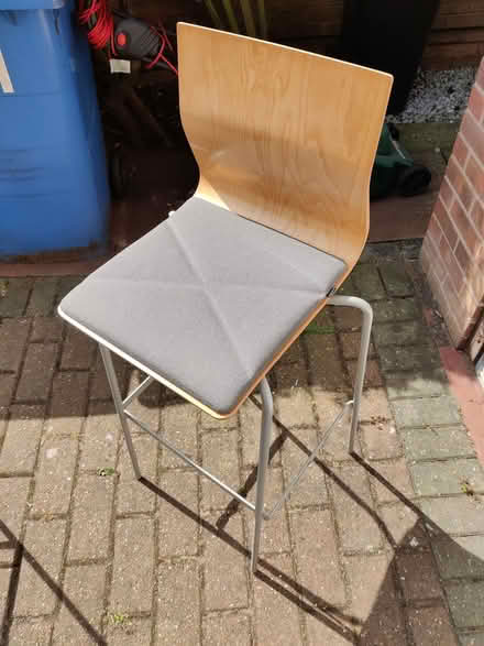 Photo of free Klaessons Round Bar Table + 3 Stools (Mansfield NG19) #4