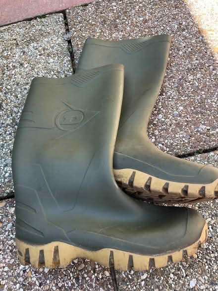 Photo of free Dunlop Wellington boots size 6 (Reading West RG1) #1