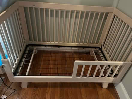Photo of free Crib/toddler bed (Petworth) #1