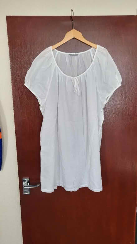 Photo of free Thin white tunic top size 18 (Southend, SS1) #1