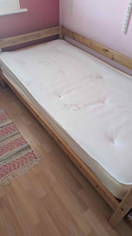 Photo of free 3ft single bed with mattress (South Abingdon Oxfordshire) #4