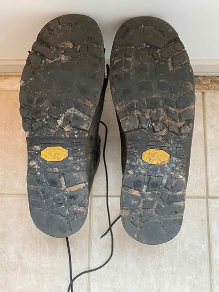 Photo of free Meindl hiking boots - M11 (Hunt Club) #4