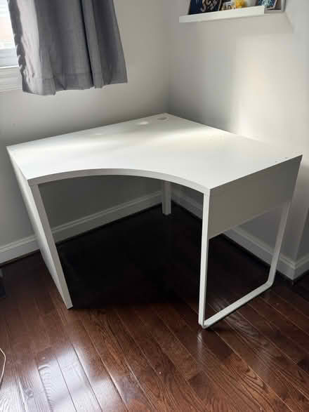 Photo of free IKEA Micke Corner Desk/Workstation (Rosslyn) #1