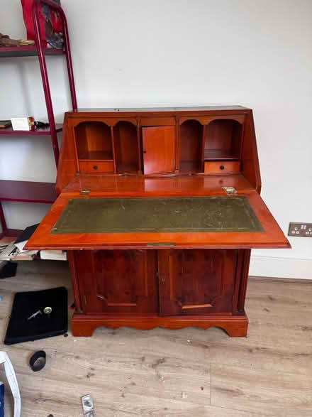 Photo of free Bureau/writing desk (Finsbury Park N4) #2