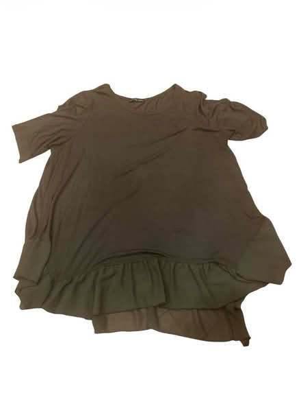 Photo of free Kim & Cami Woman’s Top (Brooklyn Storage) #1