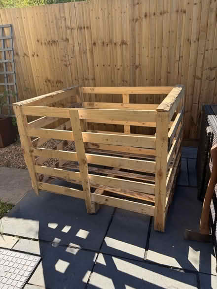 Photo of free Wooden crate / pallet (Hitchin Herts) #1