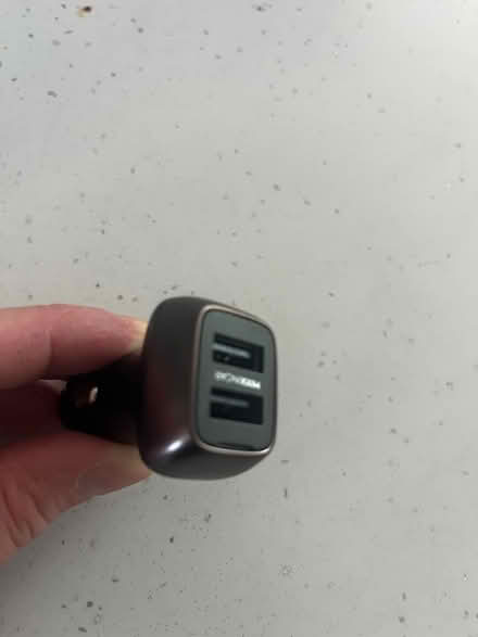 Photo of free USB charge port car charger (The Camp AL1) #2