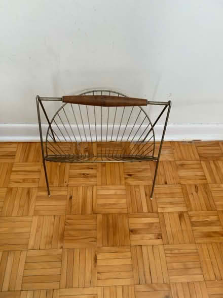 Photo of free Magazine Rack (Thorncliffe Park) #2