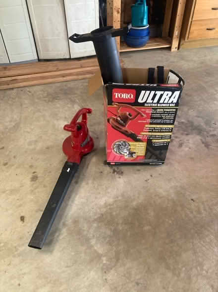 Photo of free Leaf Blower and Vac (corded) (Annandale outside Beltwy) #1
