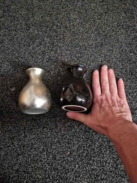 Photo of free 2 Small pots/vases (N15 Seven Sisters) #2