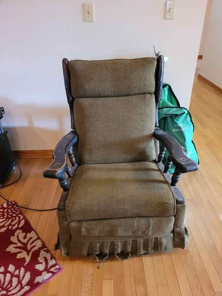 Photo of free Lazyboy (East limestone) #1