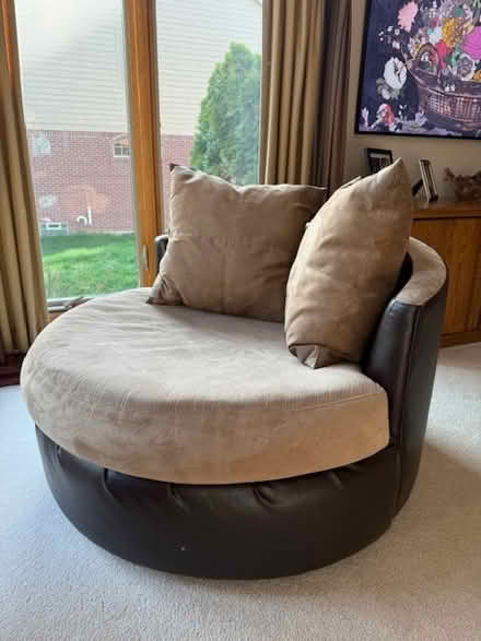 Photo of free Round Swivel Chair (Northville/Livonia) #1