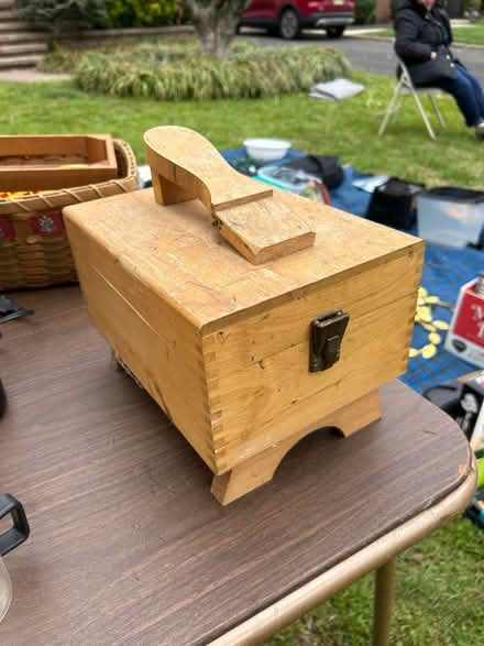 Photo of free Shoe shine kit (Haddon Heights) #1