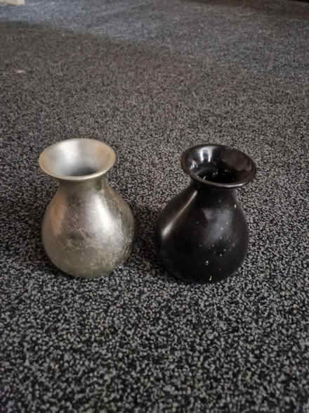 Photo of free 2 Small pots/vases (N15 Seven Sisters) #1