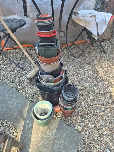 Photo of free Plant pots & 2 x ceramic small pots (Yeadon LS19) #2
