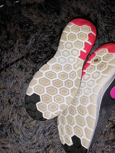Photo of free Ladies Nike trainers 5.5 (Chesser EH14) #3
