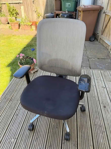 Photo of free Office chair (Wimbledon SW20) #1