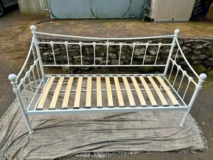 Photo of free Day bed frame (Lindale LA11) #2