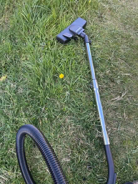 Photo of free Daewoo Vacuum Cleaner (Felling NE10) #2