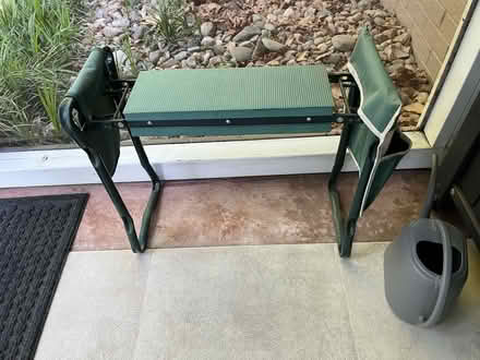 Photo of free Gardening bench (Mantua) #1