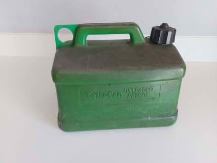 Photo of free 5 litre fuel container (Haydon wick SN25) #1
