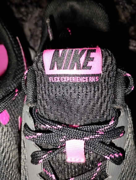 Photo of free Ladies Nike trainers 5.5 (Chesser EH14) #4