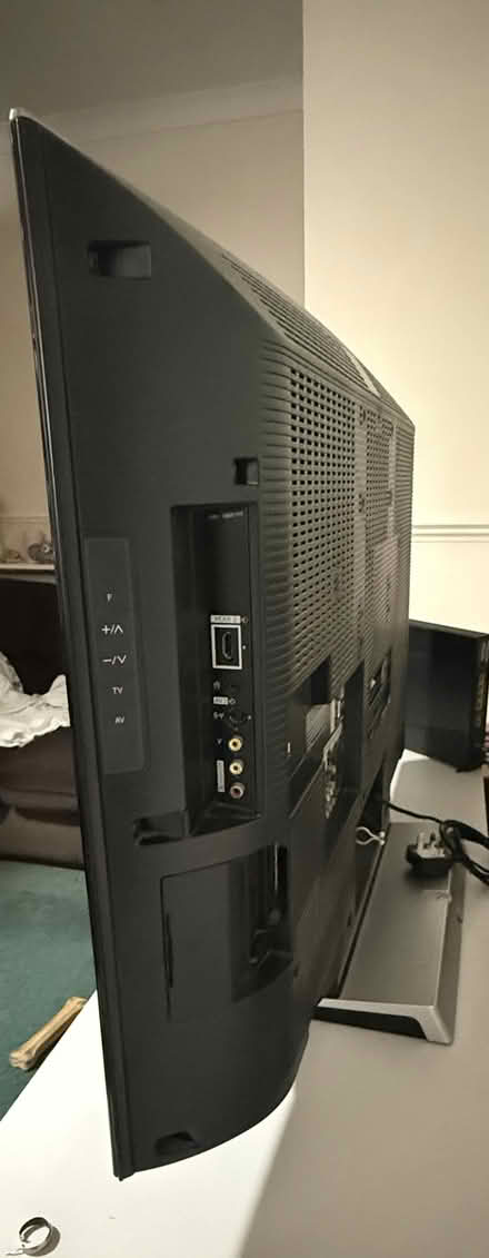 Photo of free 37" Flat screen Panasonic TV (herts SG14) #2