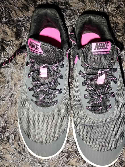 Photo of free Ladies Nike trainers 5.5 (Chesser EH14) #1