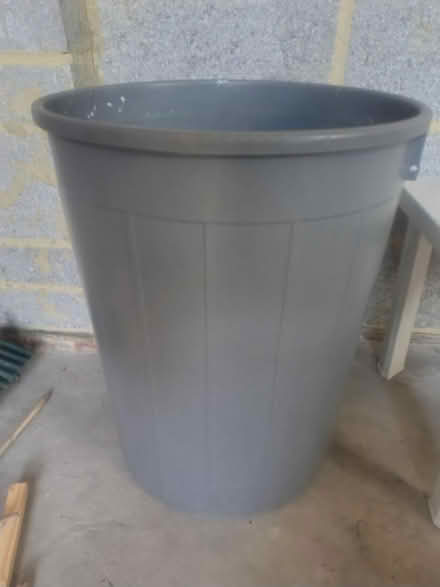 Photo of free Large plastic container (TW7 4) #1