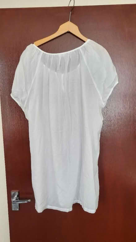 Photo of free Thin white tunic top size 18 (Southend, SS1) #2