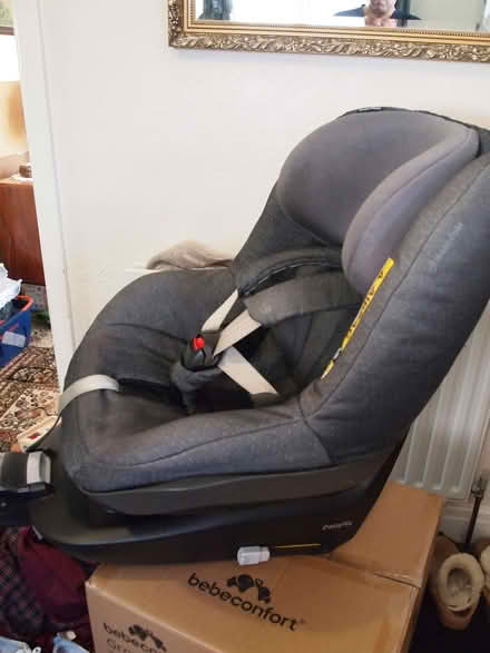 Photo of free Maxi-Cosi car child seat (Croham CR2) #4