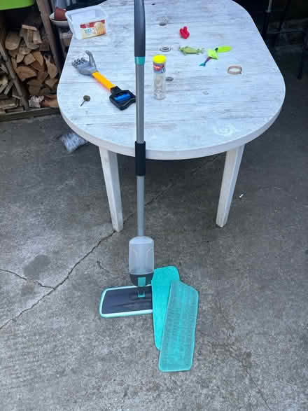 Photo of free Spray mop with heads (Leeds LS8) #1