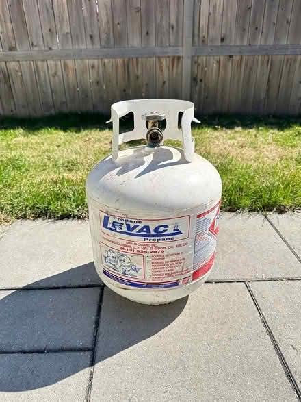 Photo of free Propane Tank (Old Ottawa East) #1