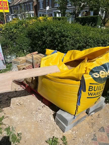 Photo of free Bricks + sand, collection SE12 (Se12) #1