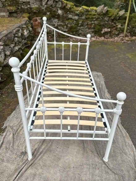 Photo of free Day bed frame (Lindale LA11) #4