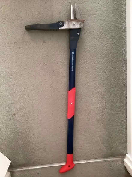 Photo of free weed puller (Lower Earley RG6) #1