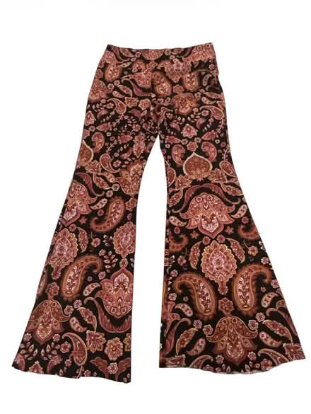 Photo of free Woman’s Paisley Leggings (Brooklyn Storage) #1