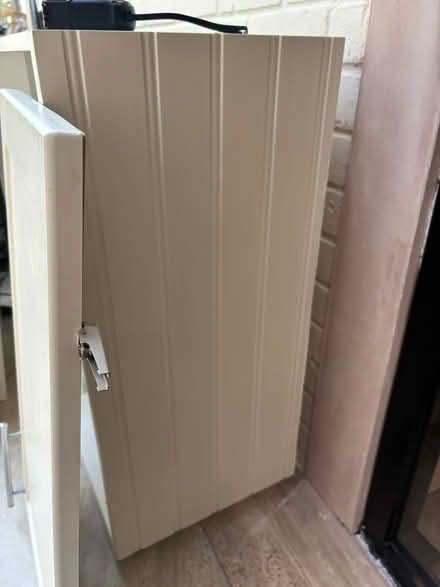 Photo of free Kitchen wall cupboard (Sevenoaks town / station) #2