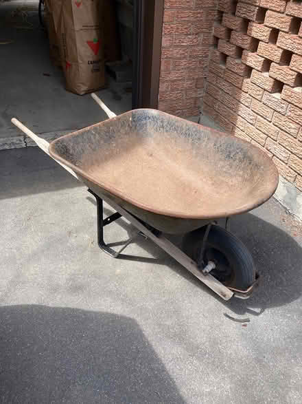 Photo of free Wheelbarrow (Atla Vista) #1