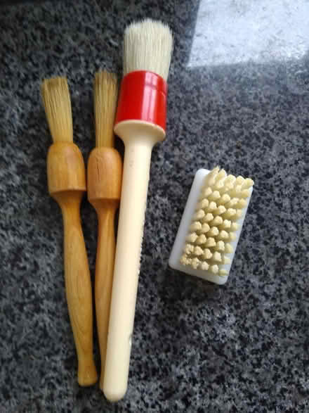 Photo of free Kitchen brushes and brush (Millhouses S7) #1