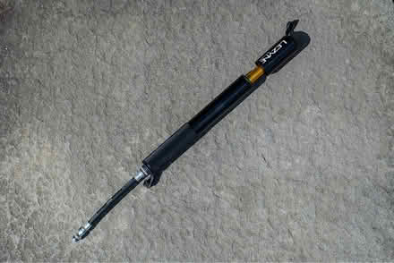 Photo of Bicycle tyre pump (Chesham HP5) #1