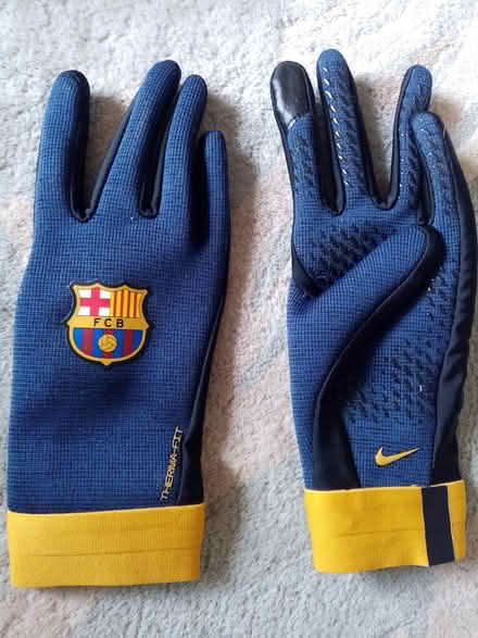 Photo of free Kids football gloves (Pimlico, SW1) #1