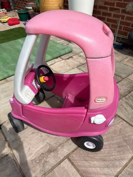 Photo of free Little Tikes pink Cozy Coupe (West Byfleet KT14) #4