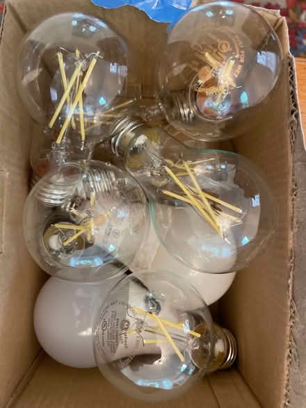 Photo of free LED light bulbs, bright white (Brightwood) #2