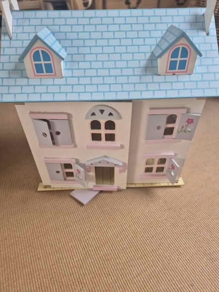 Photo of free Dolls house (SW12 Balham) #2